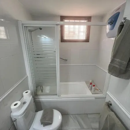 Salt-apartments Tivoli דירה פלאייה דל אינגלז